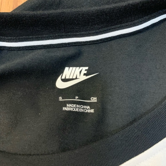 Nike Signal Black & White Muscle Tank - Picture 9 of 13